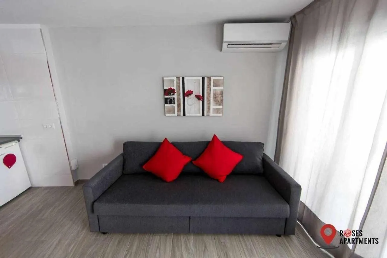 Roses Apartments Red Loft Vista Mar Lateral