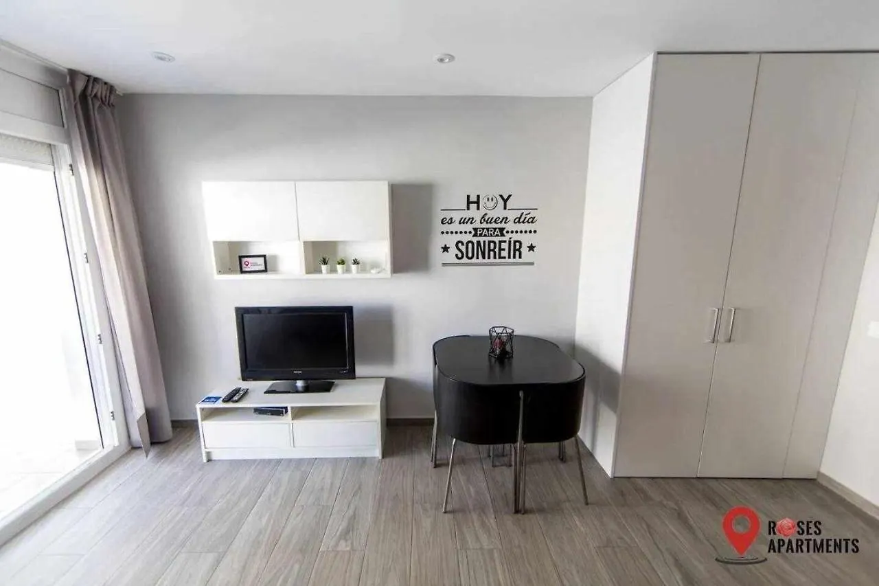 Roses Apartments Red Loft Vista Mar Lateral